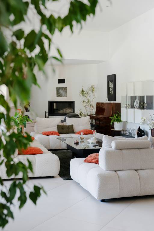 Vacation home with terrace, garden & private pool — photo 3