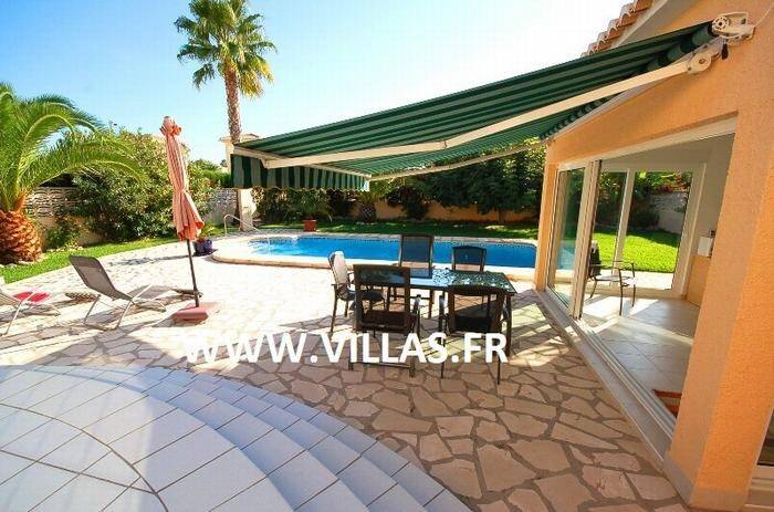 Villa with private pool, yard & grill | Garden view — photo 4