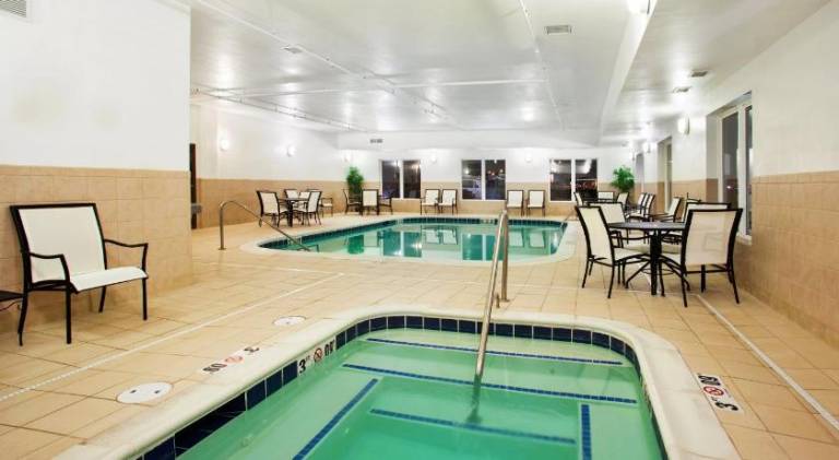 Holiday Inn Express Hotel & Suites Mattoon By IHG — photo 5
