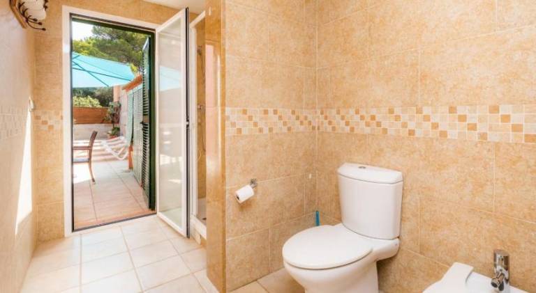Ample vacation home with patio & pool | Suitable for remote work | Pets allowed — photo 3