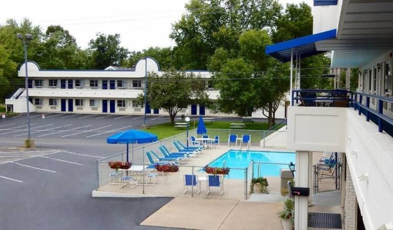Motel Lake Delton
