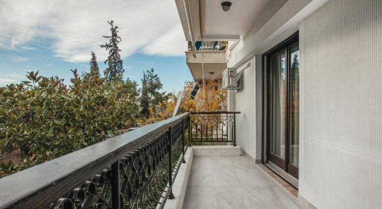 Apartment with patio | Near Arch of Galerius and Rotunda | Dogs allowed — photo 2
