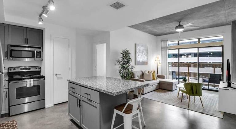 Beautiful rental apartment with pool | Pet-friendly — photo 4