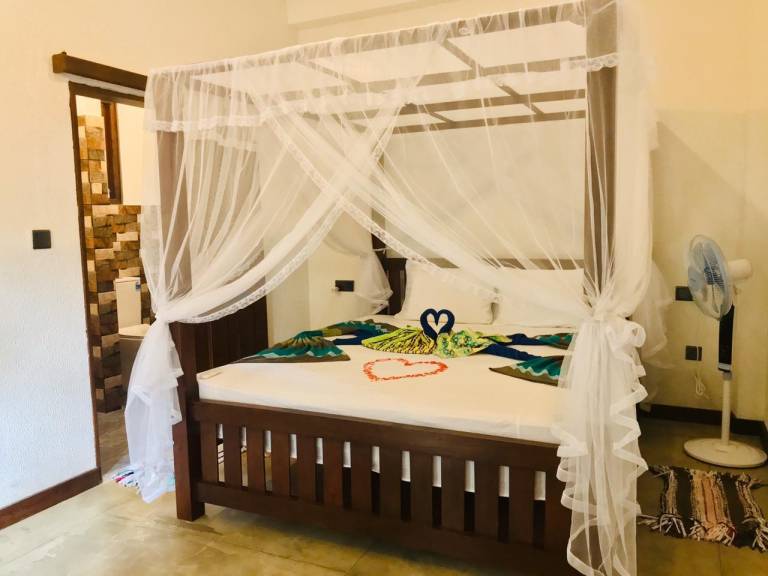 Spacious vacation home with patio & garden | Next to the beach | Perfect for remote work | Pets are welcome in Tangalle
