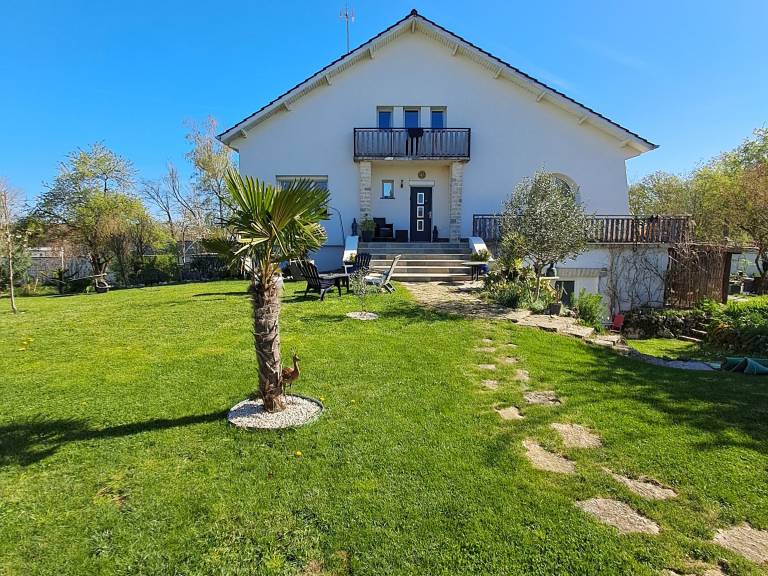 Lovely bed & breakfast | Pets are welcome in Dijon