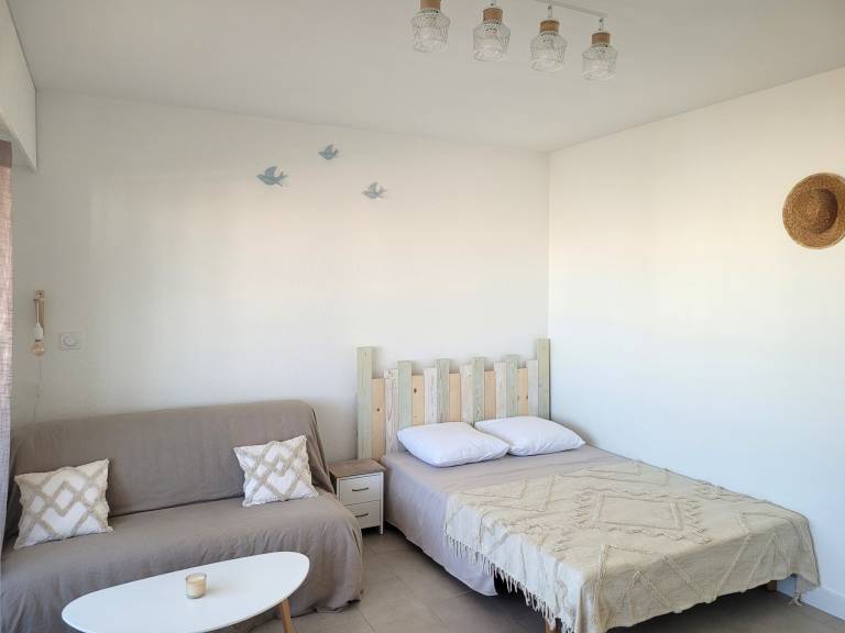 Studio with garden & pool — photo 4