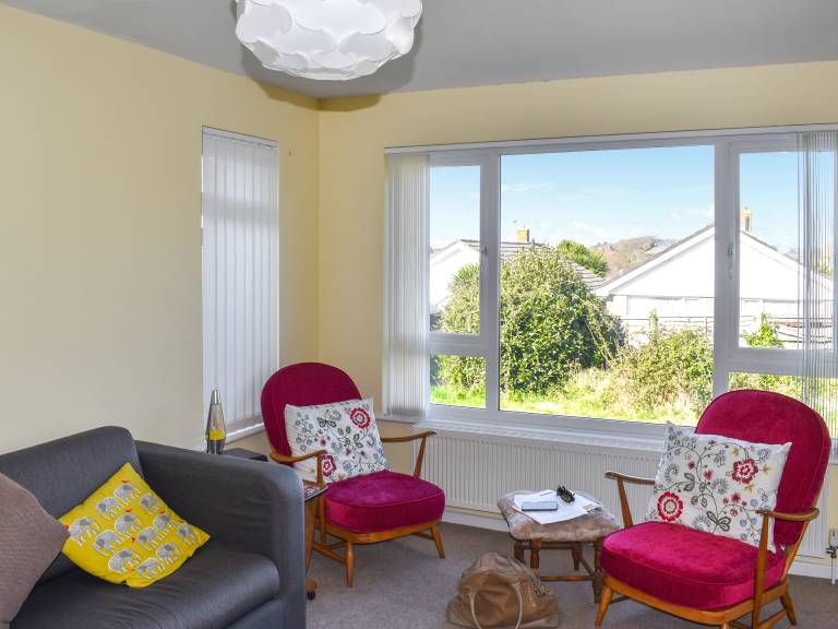 Cottage with yard | River view in Shanklin