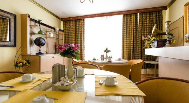 Lowen Hotel — photo 3