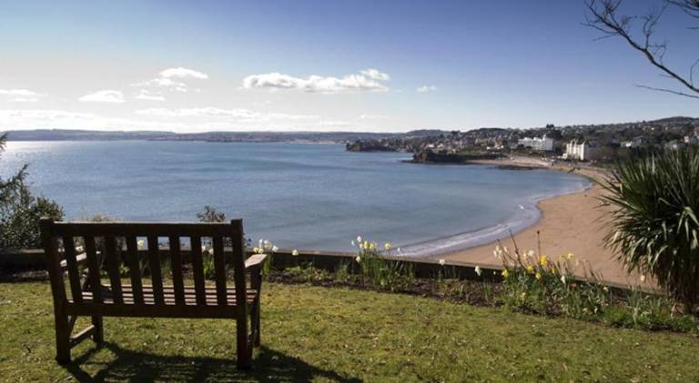 Apartment with yard | Pets allowed in Torquay
