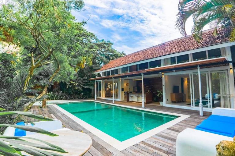 House with yard & pool | Perfect for remote work | Pets allowed — photo 3