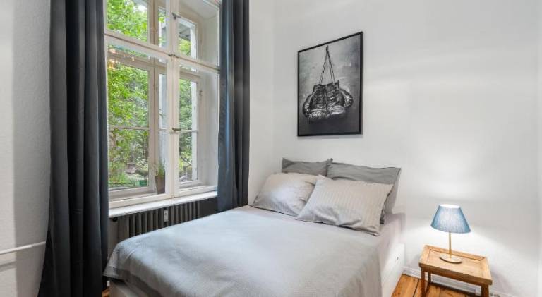 The Gleditsch - Central Schoneberg location, 1BR, 1 living room, group friendly, ideal for 2 - 4 Gue in Berlin