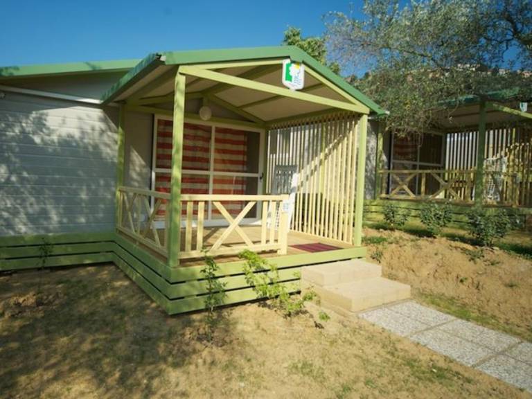 Chalet with patio & pool — photo 4