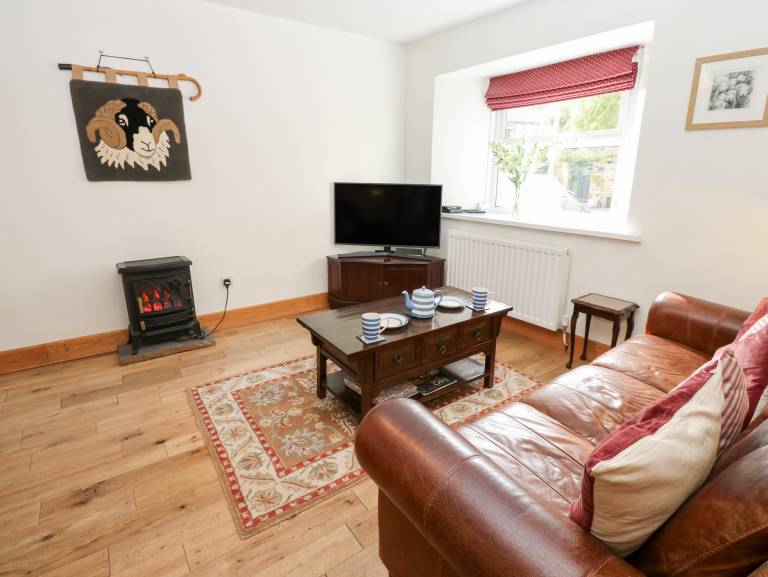 Cottage with yard | Beach view — photo 4