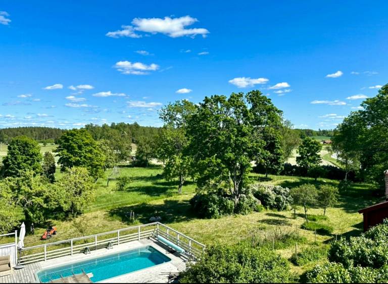 Vacation home with barbeque, pool & terrace — photo 3