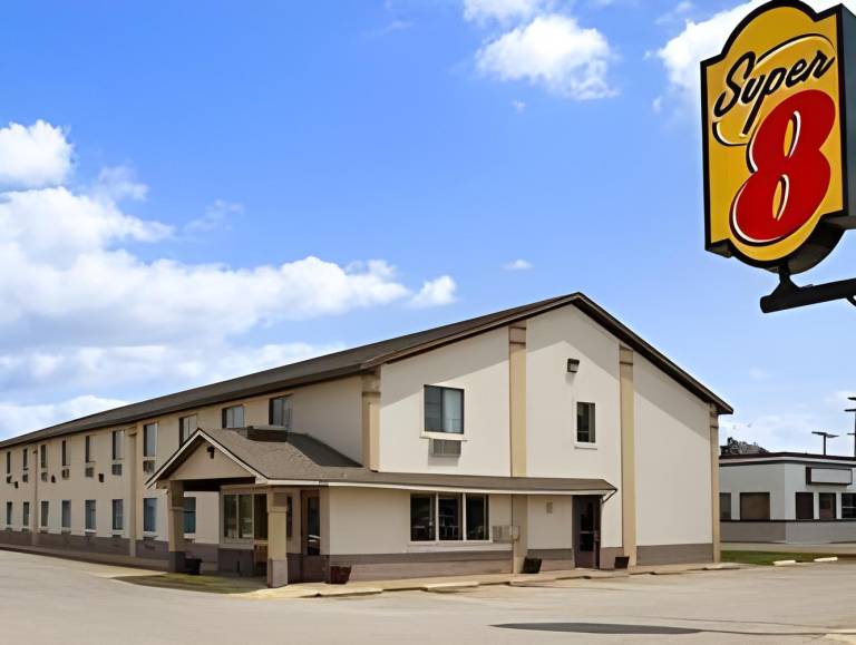 Super 8 By Wyndham Blackwell in Blackwell, OK