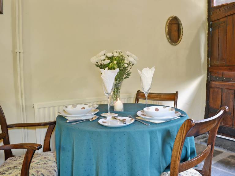 Family-friendly pleasant cottage with yard | Pets allowed — photo 4