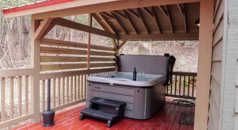 House with jacuzzi & pool — photo 5