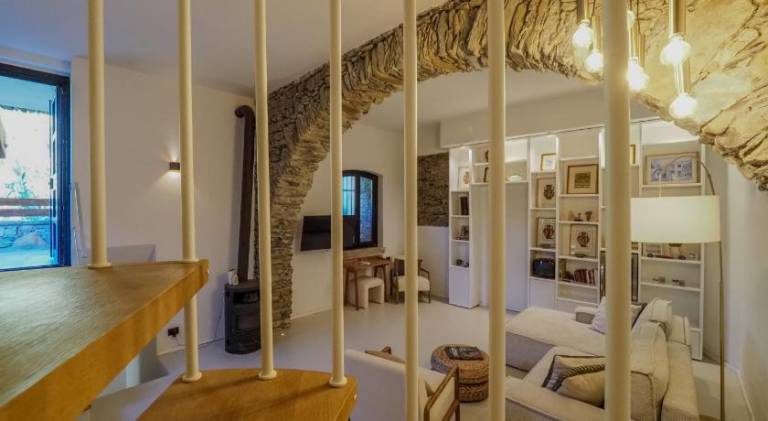 Beautiful villa with jacuzzi | Pets are welcome — photo 2