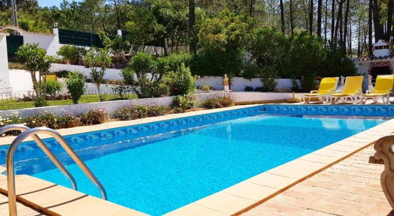 Lodge with yard, patio & pool in Loulé