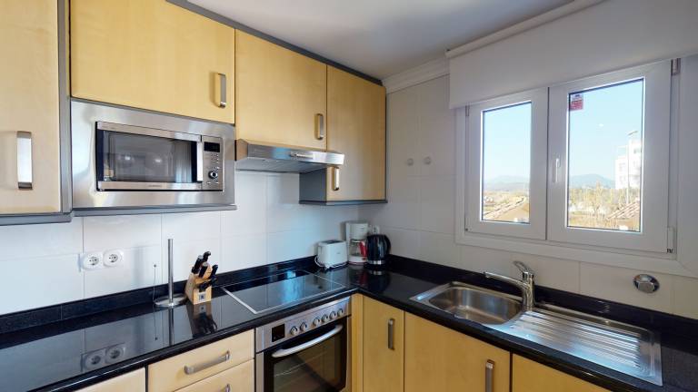 Fully equipped holiday apartment with patio & pool | Pets allowed — photo 4