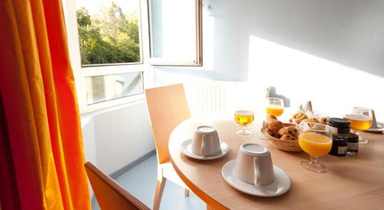 Serviced apartment with terrace — photo 5