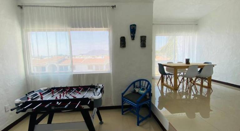 Apartment with pool — photo 3
