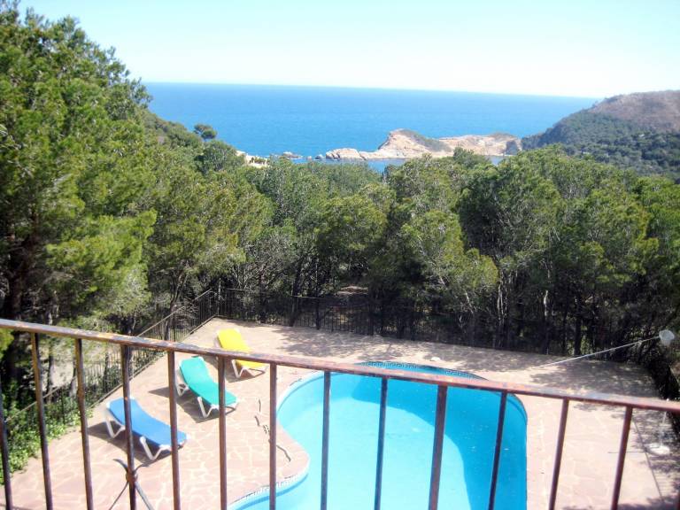 Villa with garden, private pool & barbeque | Mountain view — photo 5