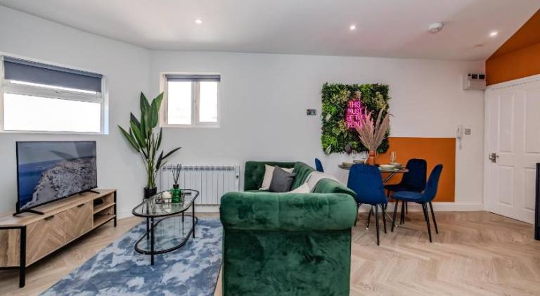 Super Central 2 Bedroom Flat Next To Brighton Shopping Center & Beach — photo 3
