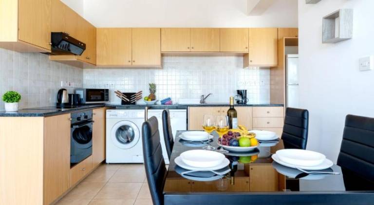 Fully equipped lovely rental apartment with pool & patio | Beach nearby | Pets allowed — photo 3