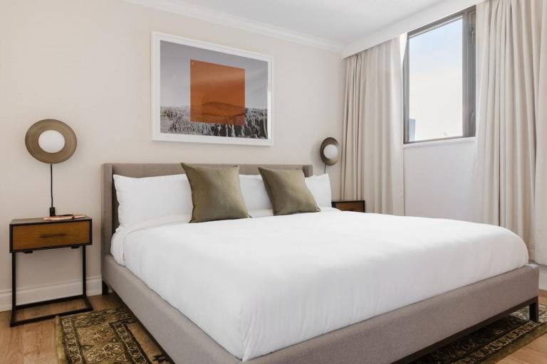The Sunset Hotel West End, Sonder in North Vancouver, BC