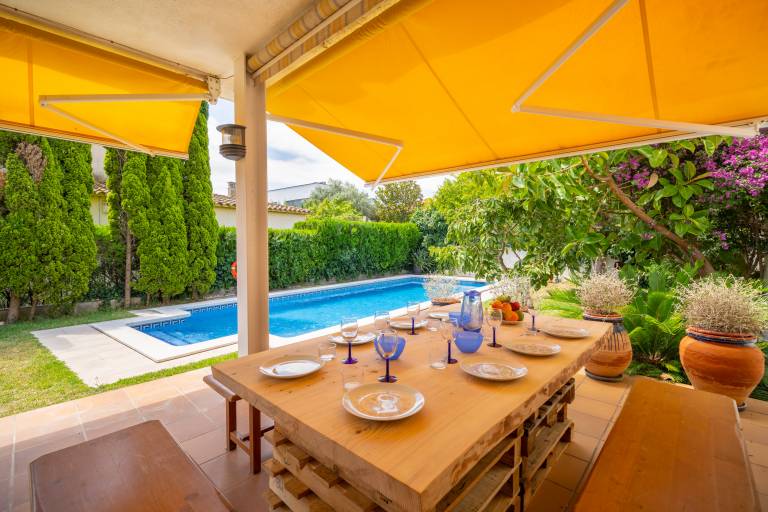 Fully equipped villa with private pool, barbecue & garden | Pets are welcome — photo 2