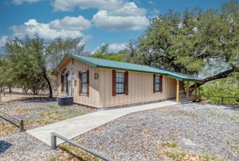 Cabin Leakey