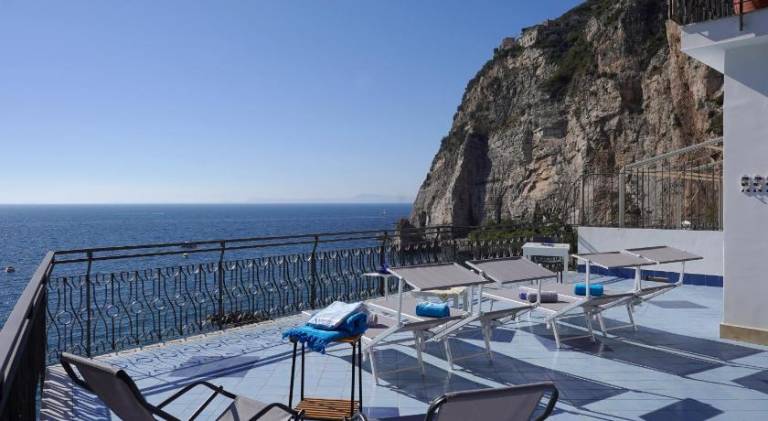 Rental apartment with terrace | Beach nearby | Dogs allowed in Vico Equense