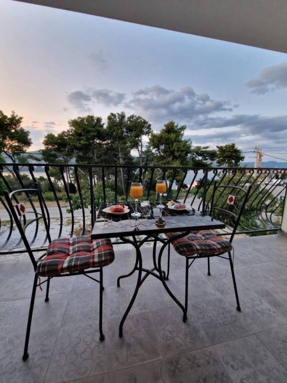 Holiday apartment with patio & grill | Sea view — photo 2