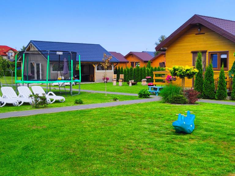 Lodge with terrace, BBQ & yard — photo 5
