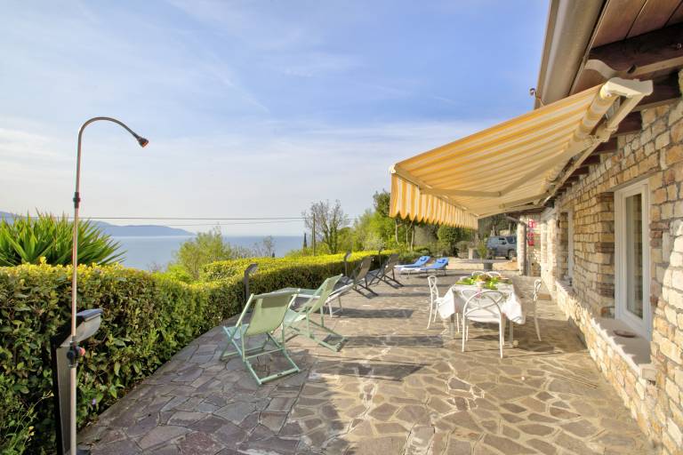 Verde Salvia With Lakeview Terrace Garden