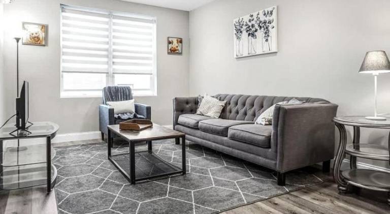 Nice apartment | Pets are welcome in Chelsea, MA