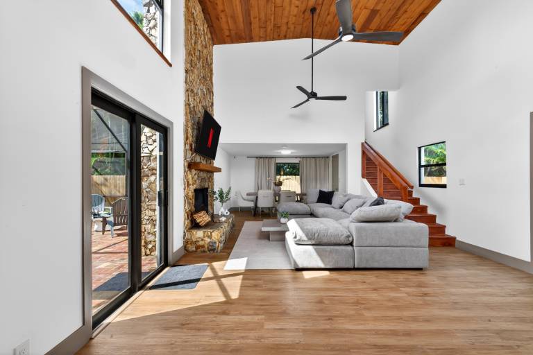 Stonewood Escape 4BR Fireplace Near Hard Rock