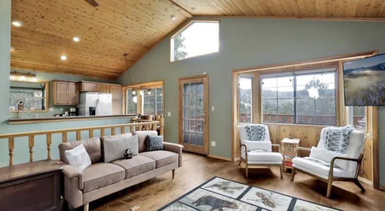 Fully equipped beautiful vacation home with barbecue, terrace & pool | Pet-friendly — photo 3