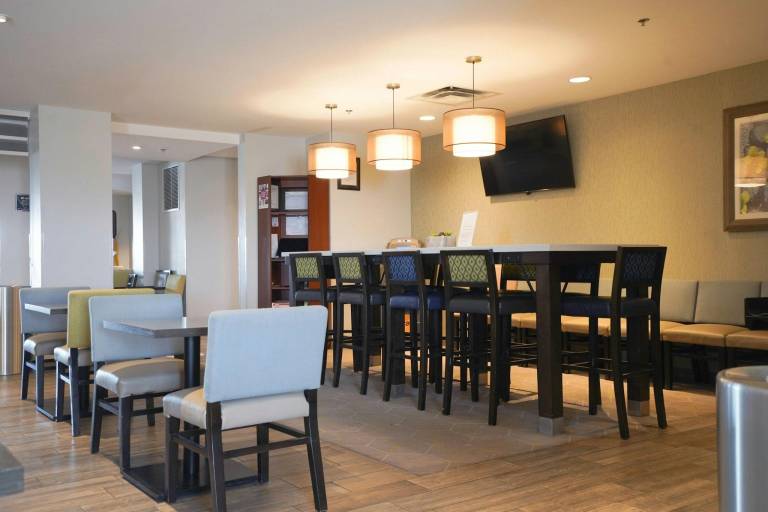 Fairfield by Marriott Inn & Suites Airdrie — photo 3