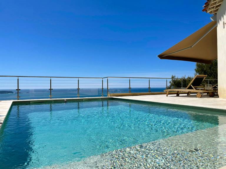 Vacation home with terrace, private pool & garden | Sea view — photo 2