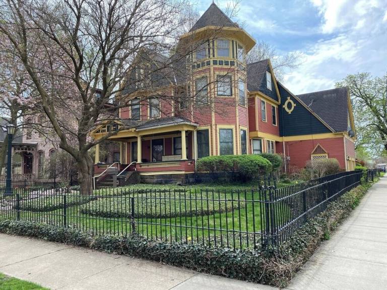 Cottage Lakewood