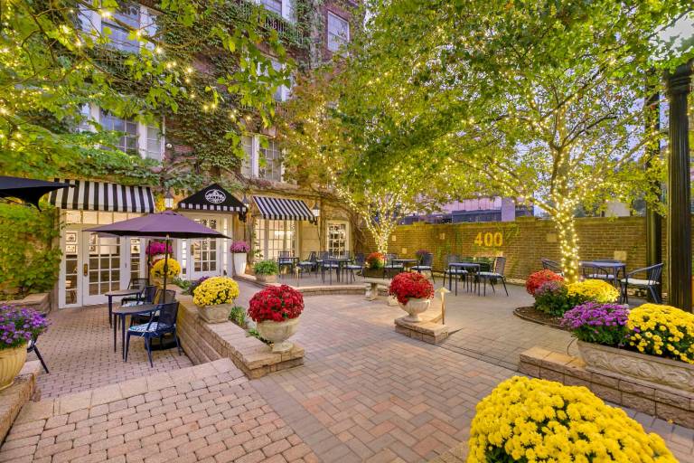 Best Western Plus Hawthorne Terrace Hotel in Lincoln, IL