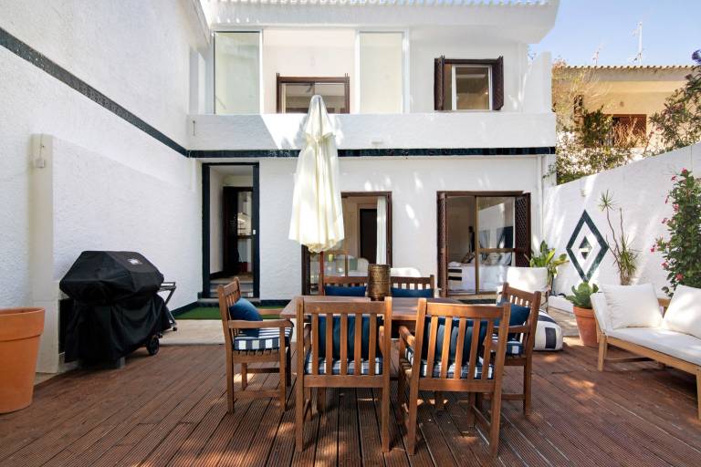 Vacation home with patio, private pool & BBQ | Garden view — photo 4