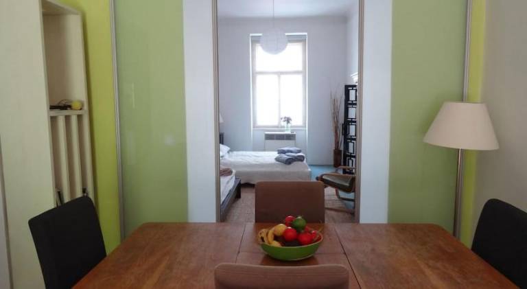 Rental apartment with yard — photo 3