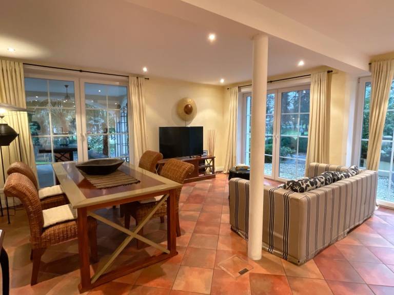 Spacious rental apartment with barbeque, sauna & yard | Pets are welcome — photo 2