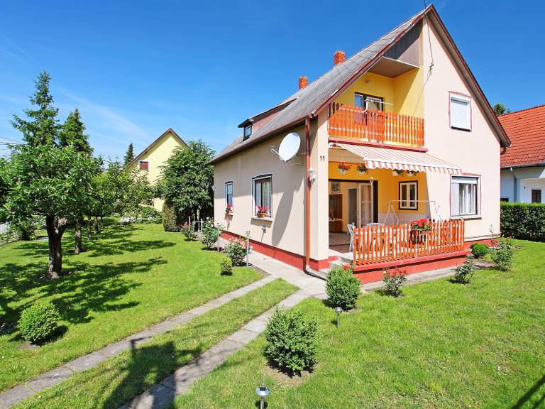 House Balatonmáriafürdő