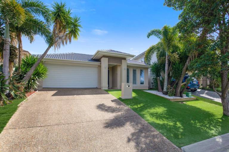 House  North Lakes