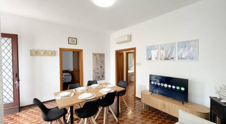 Intera casa, 100 m dal mare, grande giardino — photo 2