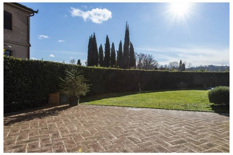 Villa with BBQ, garden & pool — photo 4